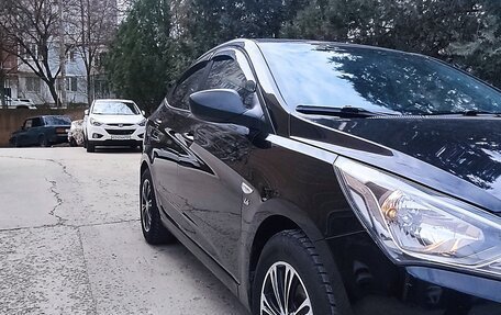 Hyundai Solaris II рестайлинг, 2014 год, 1 000 000 рублей, 3 фотография