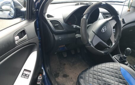 Hyundai Solaris II рестайлинг, 2015 год, 800 000 рублей, 9 фотография