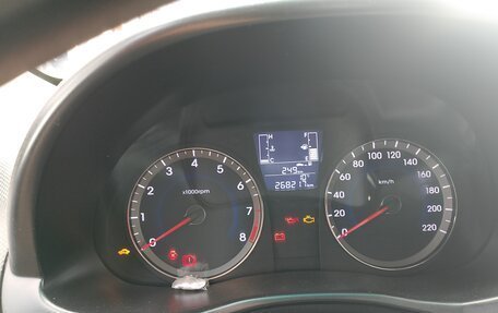 Hyundai Solaris II рестайлинг, 2015 год, 800 000 рублей, 8 фотография