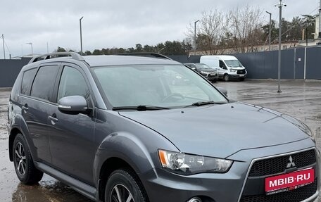 Mitsubishi Outlander III рестайлинг 3, 2011 год, 1 200 000 рублей, 1 фотография