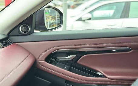 Land Rover Range Rover Evoque II, 2022 год, 4 600 000 рублей, 15 фотография