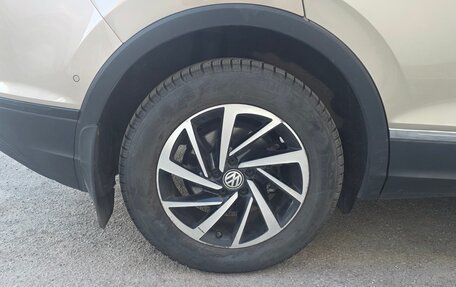 Volkswagen Tiguan II, 2018 год, 2 850 000 рублей, 13 фотография