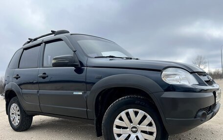 Chevrolet Niva I рестайлинг, 2011 год, 595 000 рублей, 2 фотография