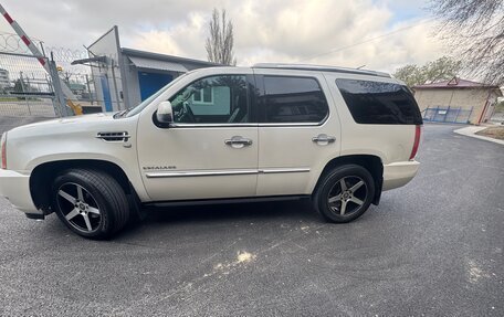 Cadillac Escalade III, 2011 год, 2 500 000 рублей, 2 фотография
