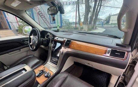 Cadillac Escalade III, 2011 год, 2 500 000 рублей, 10 фотография