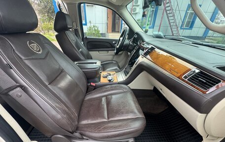 Cadillac Escalade III, 2011 год, 2 500 000 рублей, 11 фотография