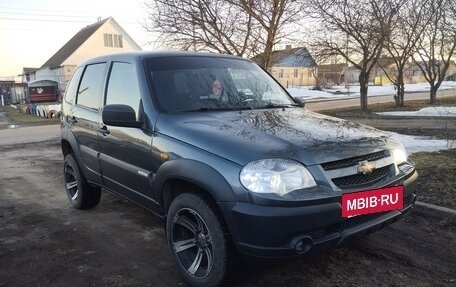 Chevrolet Niva I рестайлинг, 2017 год, 495 000 рублей, 3 фотография