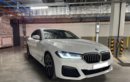 BMW 5 серия, 2022 год, 5 450 000 рублей, 2 фотография