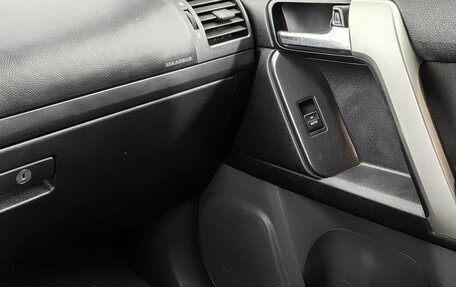 Toyota Land Cruiser Prado 150 рестайлинг 2, 2012 год, 2 699 000 рублей, 14 фотография