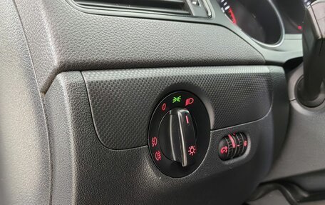 Volkswagen Jetta VI, 2015 год, 1 290 000 рублей, 20 фотография