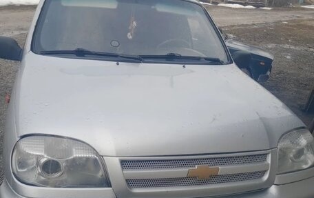 Chevrolet Niva I рестайлинг, 2005 год, 245 000 рублей, 1 фотография