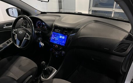Hyundai Solaris II рестайлинг, 2011 год, 650 000 рублей, 12 фотография
