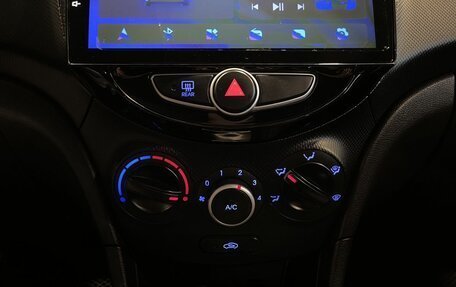 Hyundai Solaris II рестайлинг, 2011 год, 650 000 рублей, 15 фотография