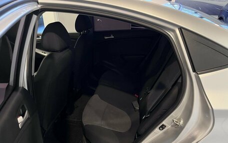 Hyundai Solaris II рестайлинг, 2011 год, 650 000 рублей, 23 фотография