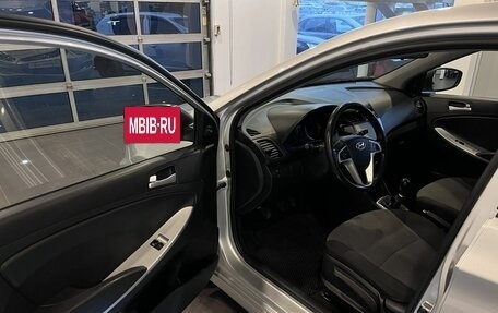 Hyundai Solaris II рестайлинг, 2011 год, 650 000 рублей, 19 фотография