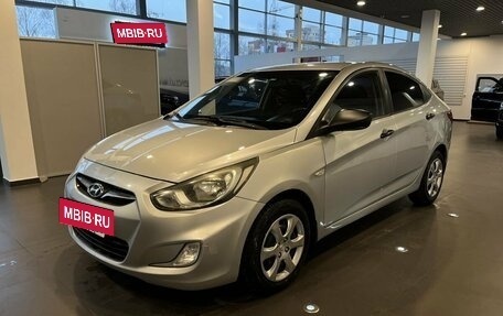Hyundai Solaris II рестайлинг, 2011 год, 650 000 рублей, 7 фотография