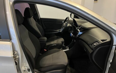 Hyundai Solaris II рестайлинг, 2011 год, 650 000 рублей, 27 фотография