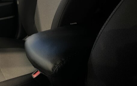 Hyundai Solaris II рестайлинг, 2011 год, 650 000 рублей, 31 фотография