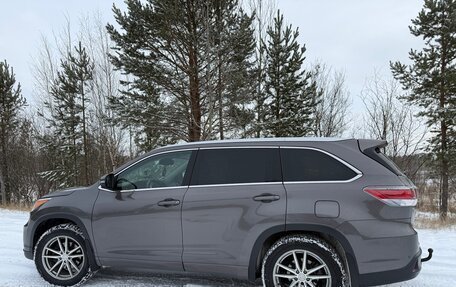 Toyota Highlander III, 2013 год, 2 800 000 рублей, 6 фотография