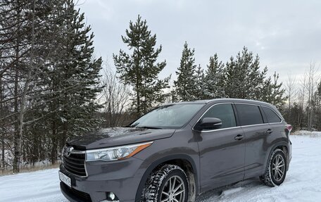 Toyota Highlander III, 2013 год, 2 800 000 рублей, 7 фотография