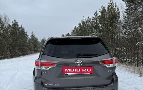 Toyota Highlander III, 2013 год, 2 800 000 рублей, 10 фотография