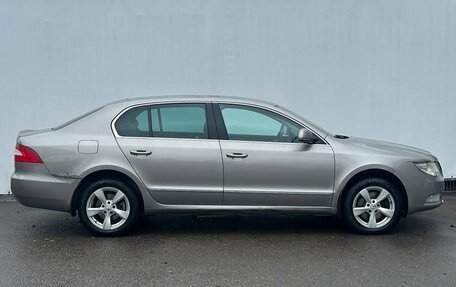 Skoda Superb III рестайлинг, 2010 год, 930 000 рублей, 4 фотография