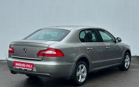 Skoda Superb III рестайлинг, 2010 год, 930 000 рублей, 5 фотография