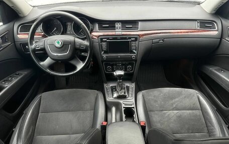 Skoda Superb III рестайлинг, 2010 год, 930 000 рублей, 11 фотография