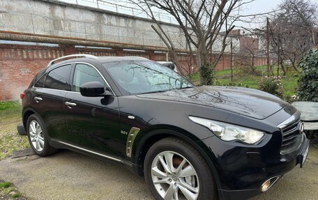 Infiniti QX70, 2013 год, 1 850 000 рублей, 22 фотография