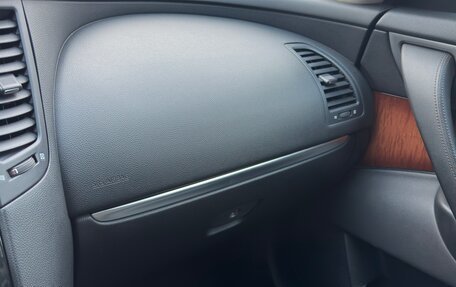 Infiniti QX70, 2013 год, 1 850 000 рублей, 26 фотография