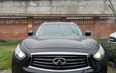 Infiniti QX70, 2013 год, 1 850 000 рублей, 29 фотография