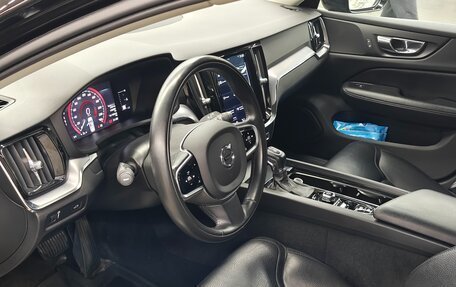 Volvo V60 Cross Country II, 2019 год, 2 850 000 рублей, 5 фотография