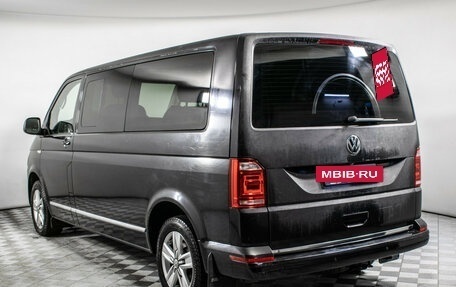 Volkswagen Multivan T6 рестайлинг, 2016 год, 3 590 000 рублей, 7 фотография