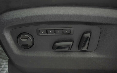 Volkswagen Multivan T6 рестайлинг, 2016 год, 3 590 000 рублей, 15 фотография