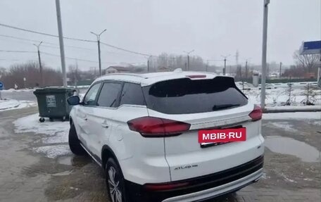 Geely Atlas, 2022 год, 1 825 000 рублей, 4 фотография