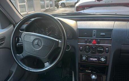 Mercedes-Benz C-Класс, 1998 год, 630 000 рублей, 8 фотография