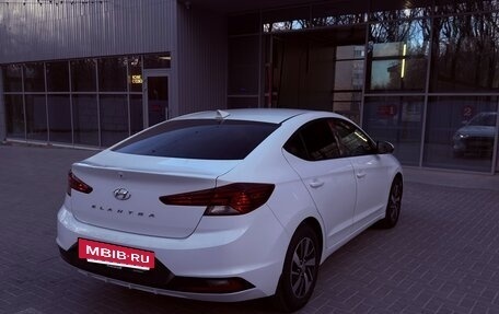 Hyundai Elantra VI рестайлинг, 2019 год, 1 650 000 рублей, 10 фотография