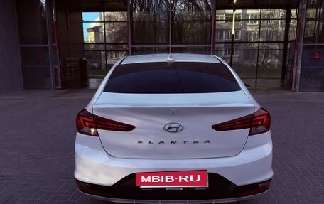 Hyundai Elantra VI рестайлинг, 2019 год, 1 650 000 рублей, 8 фотография