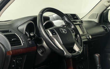 Toyota Land Cruiser Prado 150 рестайлинг 2, 2017 год, 4 650 000 рублей, 13 фотография