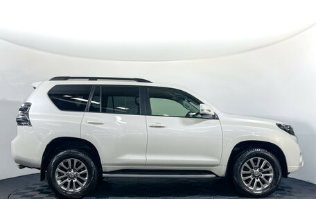 Toyota Land Cruiser Prado 150 рестайлинг 2, 2017 год, 4 650 000 рублей, 4 фотография