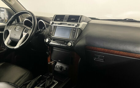 Toyota Land Cruiser Prado 150 рестайлинг 2, 2017 год, 4 650 000 рублей, 9 фотография