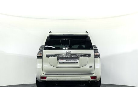 Toyota Land Cruiser Prado 150 рестайлинг 2, 2017 год, 4 650 000 рублей, 6 фотография