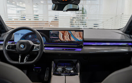 BMW 5 серия, 2025 год, 10 550 000 рублей, 10 фотография