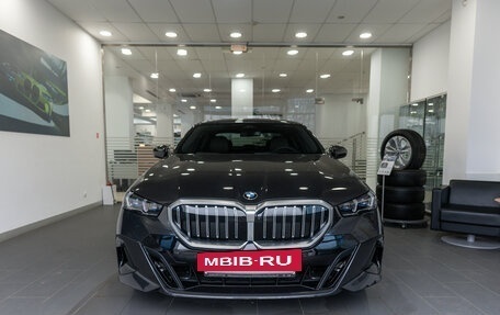 BMW 5 серия, 2025 год, 10 550 000 рублей, 2 фотография