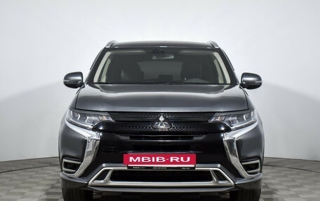 Mitsubishi Outlander III рестайлинг 3, 2018 год, 2 100 000 рублей, 2 фотография
