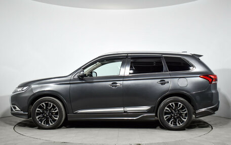 Mitsubishi Outlander III рестайлинг 3, 2018 год, 2 100 000 рублей, 8 фотография