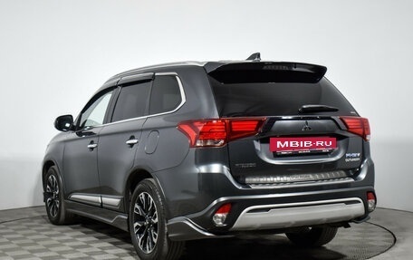 Mitsubishi Outlander III рестайлинг 3, 2018 год, 2 100 000 рублей, 7 фотография