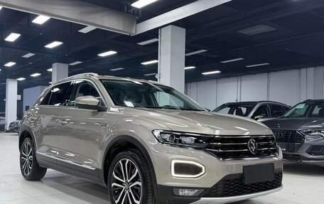 Volkswagen T-Roc I, 2022 год, 2 000 000 рублей, 3 фотография