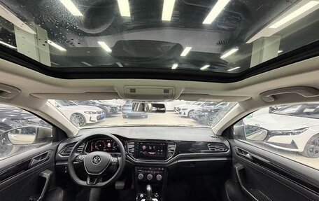 Volkswagen T-Roc I, 2022 год, 2 000 000 рублей, 7 фотография