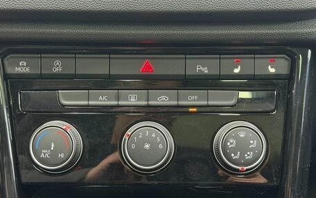 Volkswagen T-Roc I, 2022 год, 2 000 000 рублей, 13 фотография